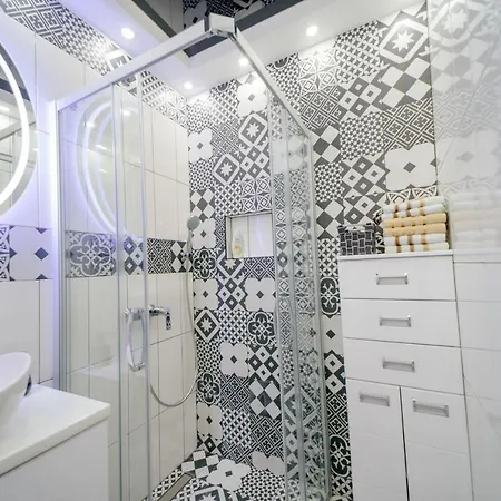 Elena Lux 2 アパート Užice