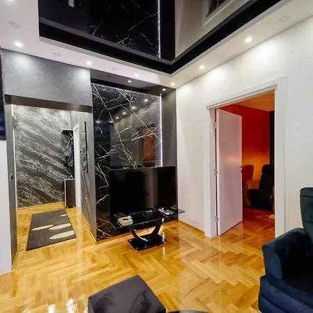 Elena Lux 2 Apartment *