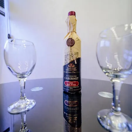 Elena Lux 2 * Užice