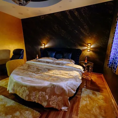 アパート Elena Lux 2