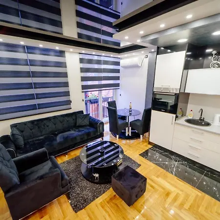 アパート Elena Lux 2