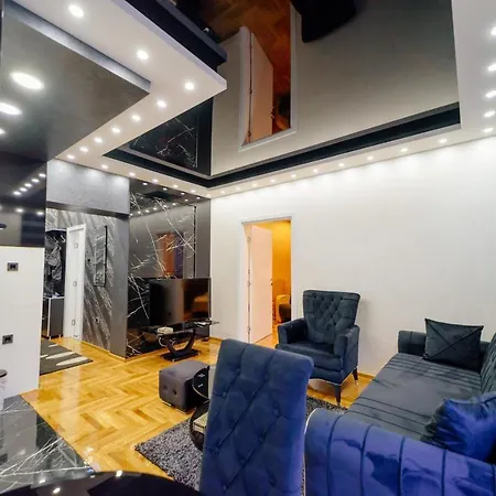 Elena Lux 2 Apartment