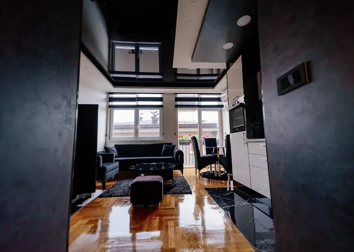 Elena Lux 2 شقة Užice