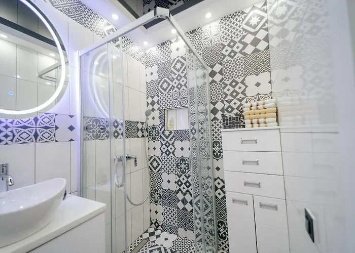 Elena Lux 2 شقة Užice