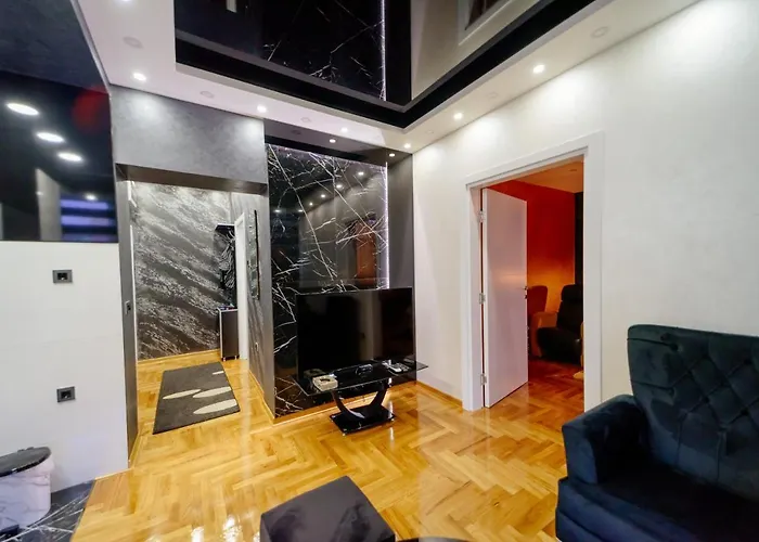 Elena Lux 2 Lejlighed *