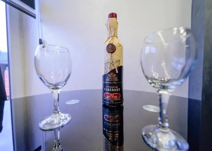 Elena Lux 2 * Užice