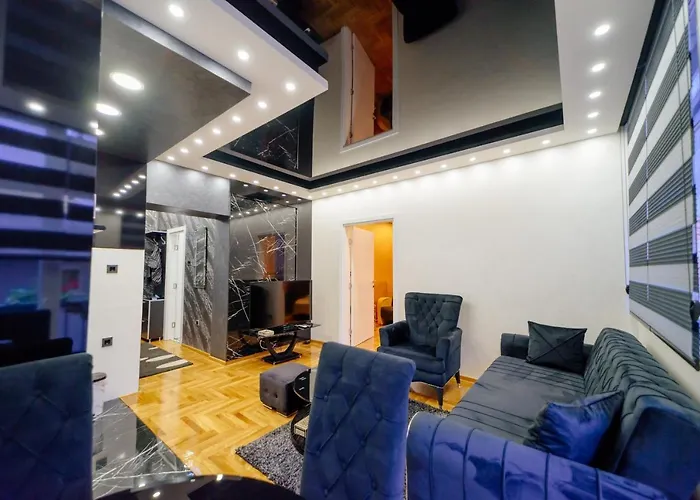 Elena Lux 2 Lejlighed